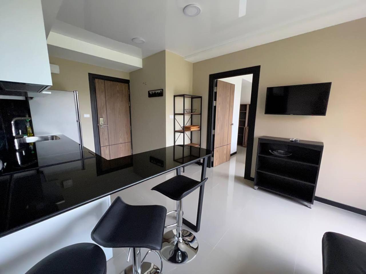 Naiharn Pearl Condo Hotel By Villacarte Nai Harn Room photo